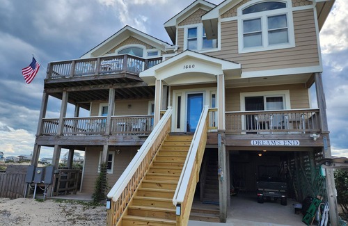 Corolla House | Gorgeous Oceanfront Retreat with Corolla Wild Horses!