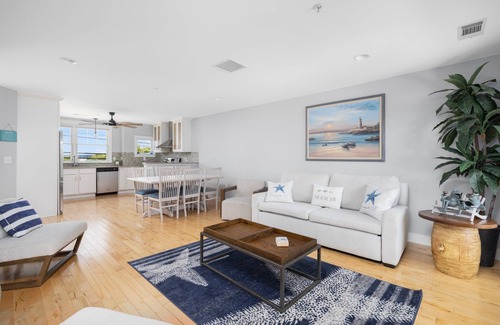 Jerusalem House | Beautiful Oceanview Townhouse in Narragansett RI with Private Beach Access
