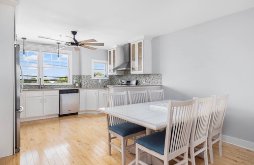 Jerusalem House | Beautiful Oceanview Townhouse in Narragansett RI with Private Beach Access