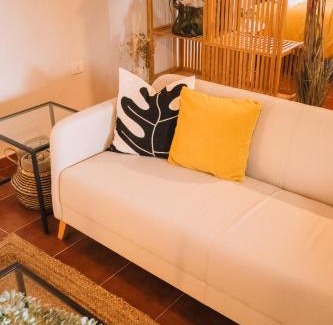 Los Gavilanes House | Inviting Olive's Cave House: Pet & Child Friendly Retreat