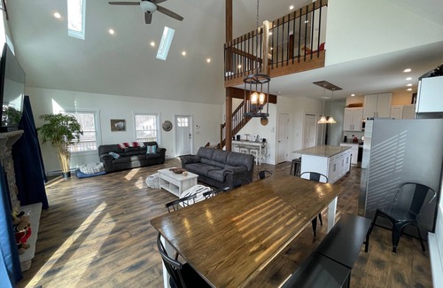 Jim Thorpe Ski Chalet | New 6-Bedroom Chalet with Hot Tub & Game Room - Rated 10/10
