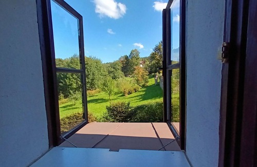 Smrzovka Villa | Inviting Villa for 12 with Pet-Friendly Amenities