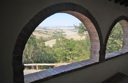 Castiglione d'Orcia Villa | Idyllic Villa with Private Pool & Panoramic Views Near Montalcino
