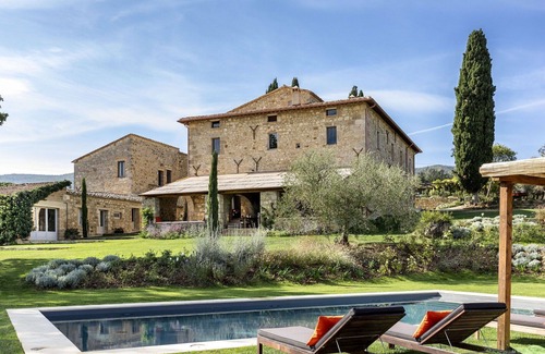 Sarteano Villa | Relaxing Private Villa with Pool and Hot Tub near Montepulciano