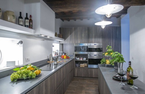 Panzano in Chianti Villa | Serene Private Villa with Hot Tub and Pool near Greve In Chianti