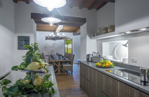 Panzano in Chianti Villa | Serene Private Villa with Hot Tub and Pool near Greve In Chianti