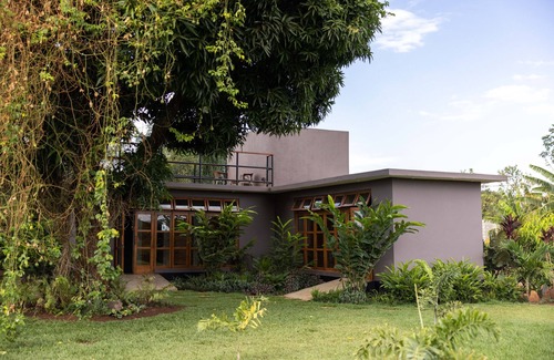 Moshi House | Tranquil Ocean View Hotel with Breakfast & Family Amenities