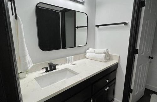 Auburn Apartment | Idyllic Retreat Near AU: Rated 10/10, Family-Friendly Stay