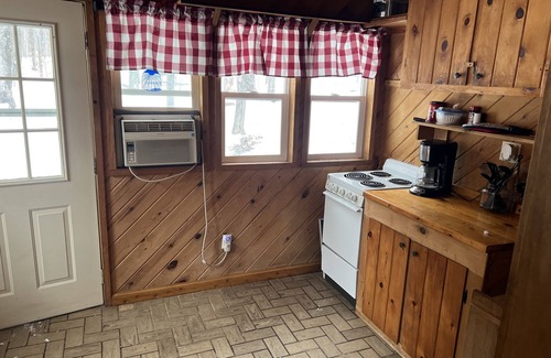 Northland Cabin | Peaceful Cabin Retreat on 292 Acres with Pool & Pets Welcome