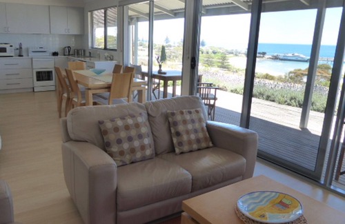 Penneshaw Villa | Beautiful, Peaceful Hog Bay Villa
