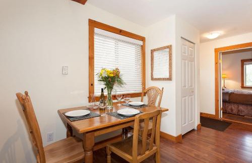 Pemberton Apartment | Cozy Pemberton Suite: Walk to Village & Trails, Great Views