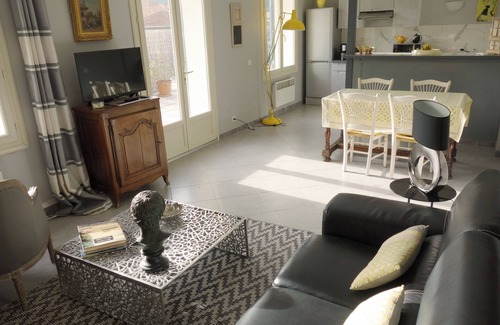 Vaison-la-Romaine Apartment | Elegant Penthouse with Rooftop Terrace and Private Pool