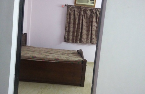 Lajpat Nagar Bed & Breakfast | Stylish Penthouse Steps from Metro with Breakfast Included