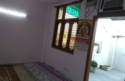 Lajpat Nagar Bed & Breakfast | Stylish Penthouse Steps from Metro with Breakfast Included