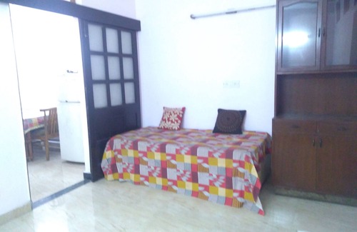 Lajpat Nagar Bed & Breakfast | Stylish Penthouse Steps from Metro with Breakfast Included