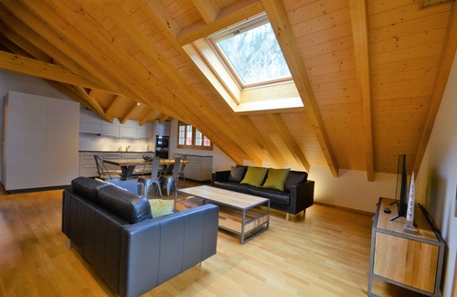 Lauterbrunnen Apartment | Elegant Penthouse with Breathtaking Lauterbrunnen Views