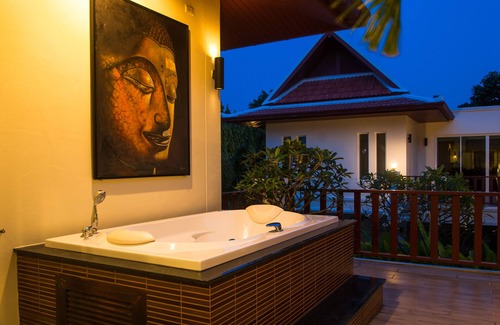 South Pattaya Apartment | Elegant Penthouse with Terrace Jacuzzi & Ocean View