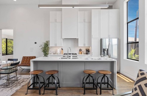 Knox - Henderson House | Ideal 2 Bed Townhome with Prime Location and Great Amenities