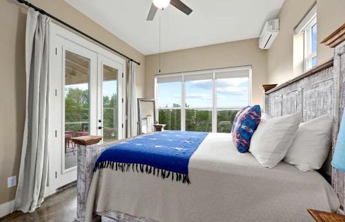 Dripping Springs House | Beautiful Pet-Friendly Cottage with Outdoor Fireplace for a Wonderful Escape in Nature near Austin, Texas