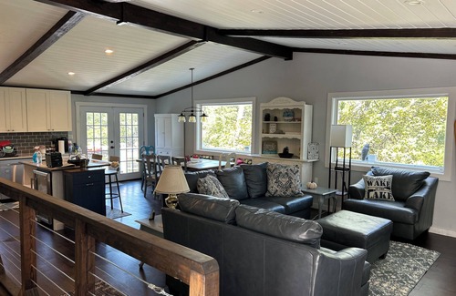 Jacksons' Gap House | Beautiful Pet friendly waterfront on lake Martin!nWelcome to “Driftwood Vista”