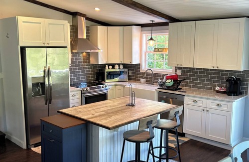 Jacksons' Gap House | Beautiful Pet friendly waterfront on lake Martin!nWelcome to “Driftwood Vista”