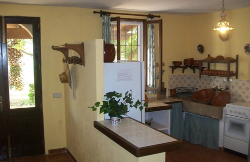 Sencelles Cottage | Idyllic City-Centre Retreat in Majorca with Ocean Views