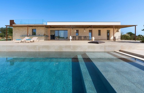 Scicli Villa | Inviting Pool Villa Retreat in Beautiful Sampieri