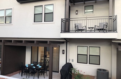 Ivins House | Inviting Poolside Townhome at Ocotillo Springs, Santa Clara