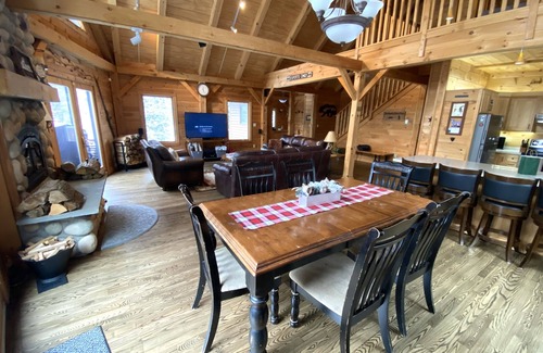 Wardsboro House | Inviting Post & Beam Home near Stratton and Mount Snow