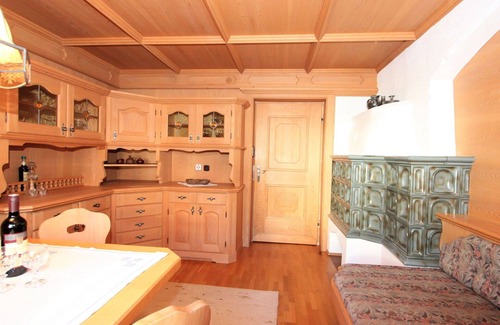 Uderns House | Inviting Villa for 16 with Panoramic Views & Great Amenities