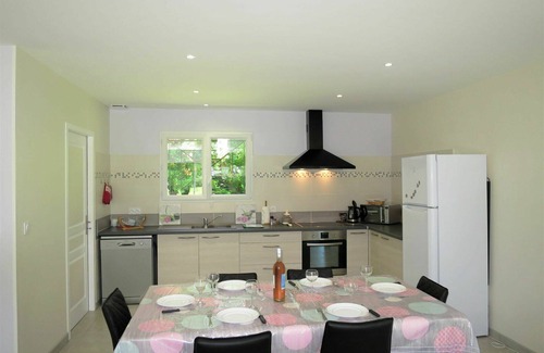 Civrac-en-Medoc House | Private Villa for 4 with Ocean View, WIFI & Terrace