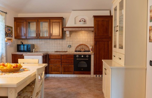 Manziana Villa | Private Villa with Pool, Pets Welcome & Top Guest Rating