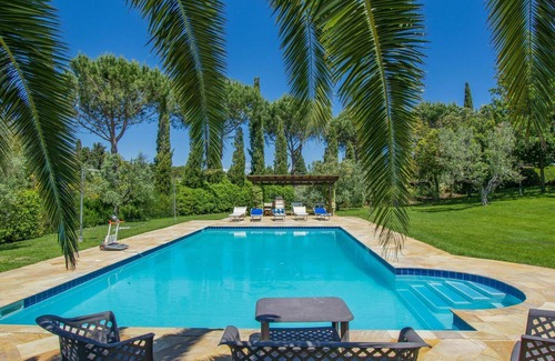 Bibbona House | Beautiful private villa for 8 people with private pool, WIFI, hot tub, TV, patio and pets allowed
