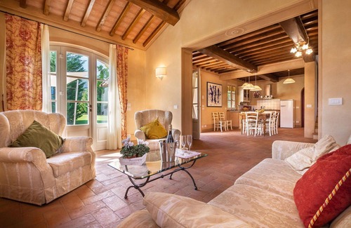 Colle di Compito Villa | Private Villa with Pool and A/C, Near Lucca's Charm