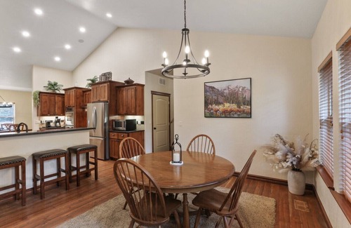 Priest River House | Elegant Priest Lake Home with Golf Course and Spa Access