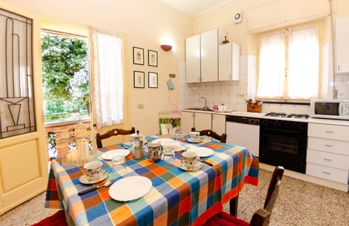 Cascine-La Croce Villa | Inviting Private Villa near Lucca with Pool and Pet-Friendly