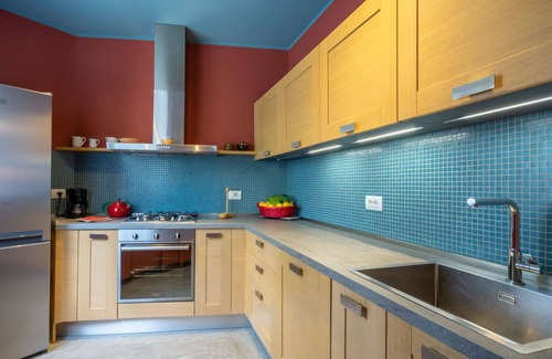 Laveno Villa | Private Villa for 9 with Lake View, WIFI & Terrace