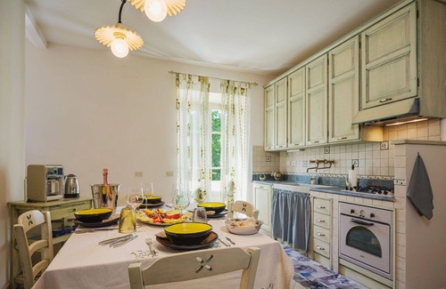 Stazzema House | Inviting Villa for 4 with Ocean View, Pets Welcome & WIFI