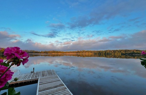 Kawartha Lakes Cottage | Serene Private Lake Retreat with Spa and Hot Tub Amenities