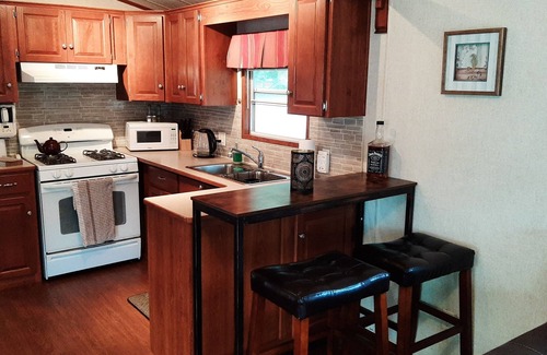 Sherkston Cottage | Cozy Oceanfront Cottage at Sherkston Shore Resort