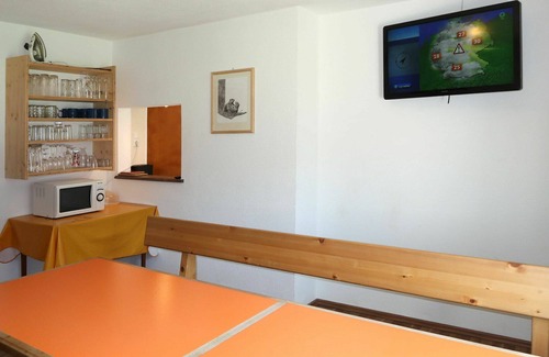 Serfaus House | Inviting Villa for 10 with Private Pool and Lake View