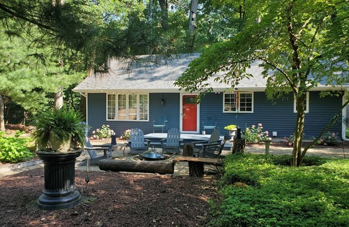 Michiana Cottage | Cozy Private Cottage Steps from Beach - Perfect for Families