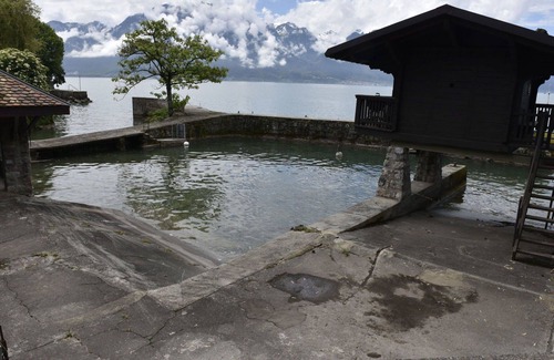 Montreux Villa | Cozy Villa Retreat for 7 with Pet-Friendly Amenities