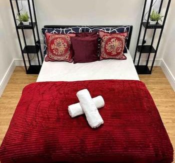 Edgware House | Private 1-Bed Retreat with Outdoor Space - Rated 10/10!