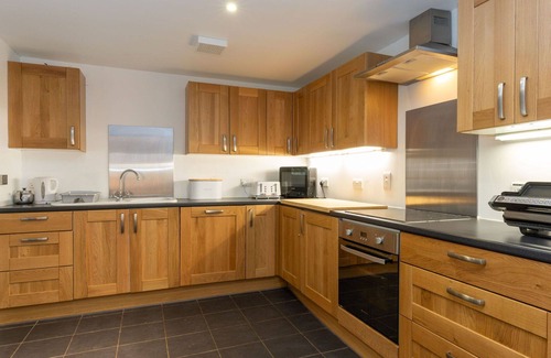 Nethy Bridge House | Inviting Villa for 6 with Lake View, Pets Welcome & WIFI