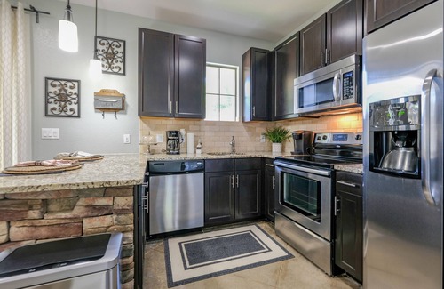 North Central Carrollton House | Private Guest House with Ocean View and Spa Amenities