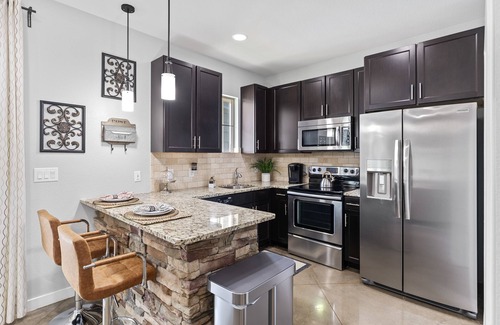 North Central Carrollton House | Private Guest House with Ocean View and Spa Amenities
