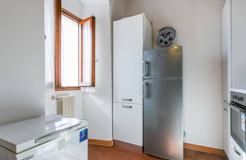 Pontassieve Villa | Inviting Private Villa for 10 with Scenic Views & WIFI