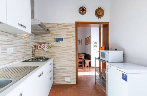 Pontassieve Villa | Inviting Private Villa for 10 with Scenic Views & WIFI