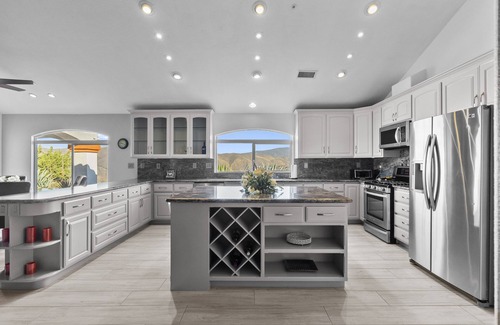 Santa Clarita House | Idyllic Private Mountain Estate with Pool and Hot Tub